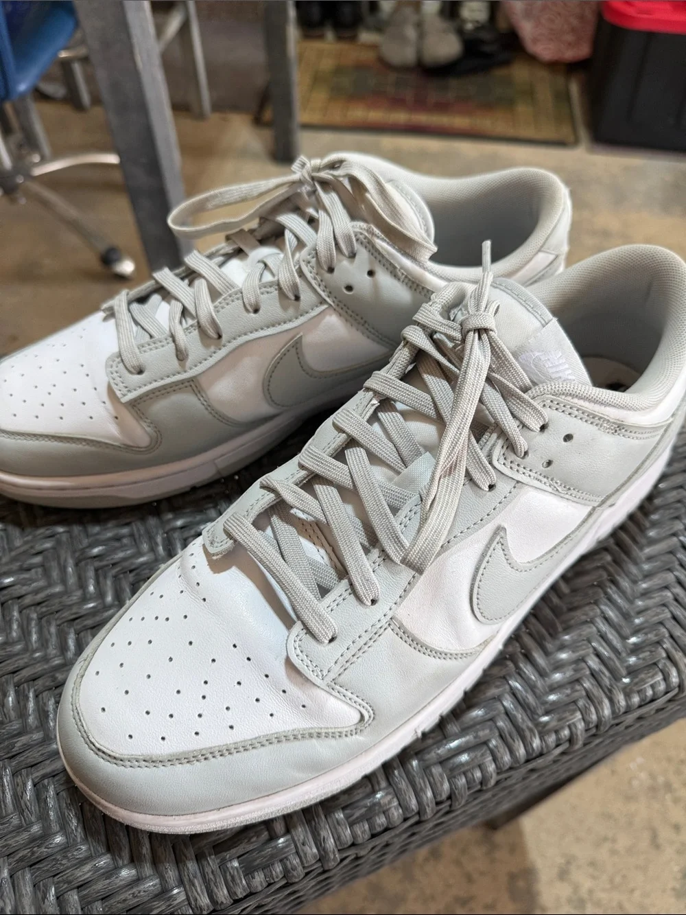Nike Low-Top Sneakers in White and Light Gray